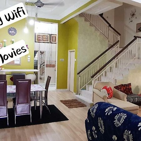 E&A Homestay Klia/ Sepang/ Nilai 외부 사진